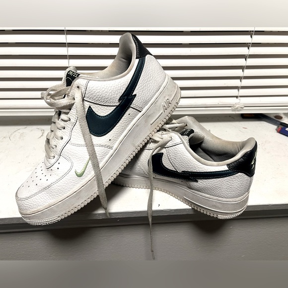 Nike Air Force 1 Low
Split Swoosh White Aquamarine Size Mens US 9 - Picture 1 of 4
